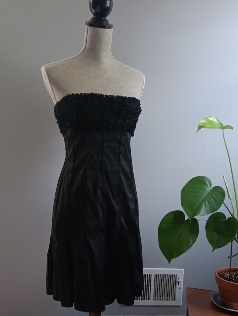 Catherine Malandrino Black Strapless Ruffle-Bust Cocktail Dress